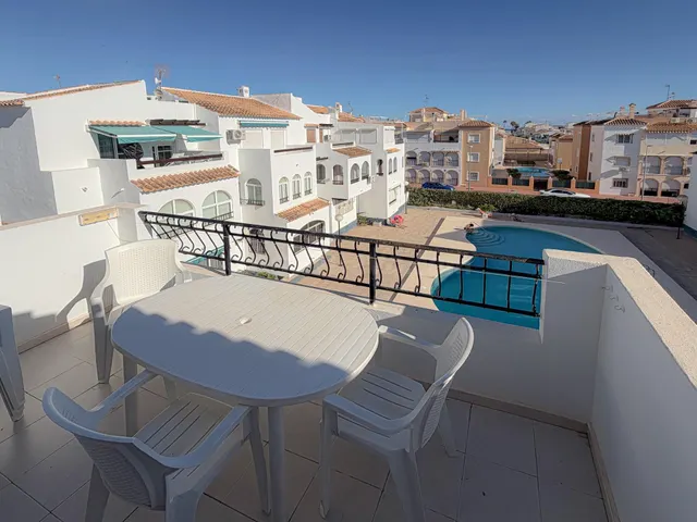Espectacular ático con amplia terraza y excelentes vistas pa - foto 2