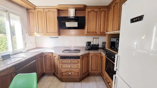 Alquiler de habitaciones por temporada en chalet con piscina de Villanueva de la Cañada (Madrid). — 4