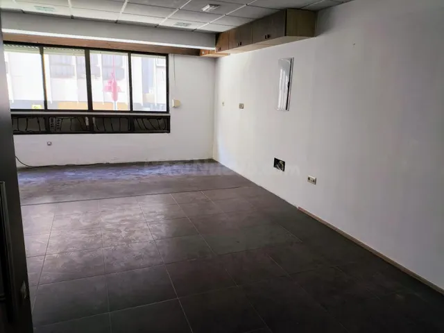 Piso 120 m2, en el centro de Carballo. - foto 3