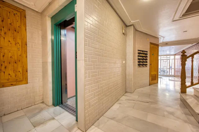 LISTO PARA ENTRAR A VIVIR  ¡TU NUEVO HOGAR TE ESPERA EN REYES CATÓLICOS! PISO 3 DORMITORIOS — 25