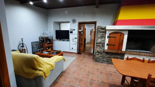 Chalet adosado con finca en Neda — 9