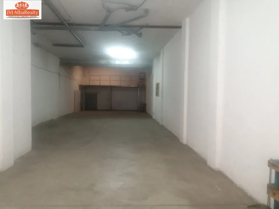 LOCAL COMERCIAL CON VADO EN ZONA INDUSTRIA EN VENTA O ALQUILER