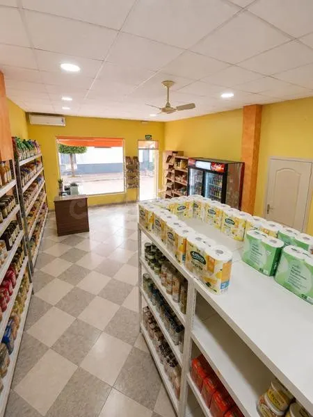 SE VENDE LOCAL COMERCIAL EN PLENO FUNCIONAMIENTO EN EL CENTR - foto 2