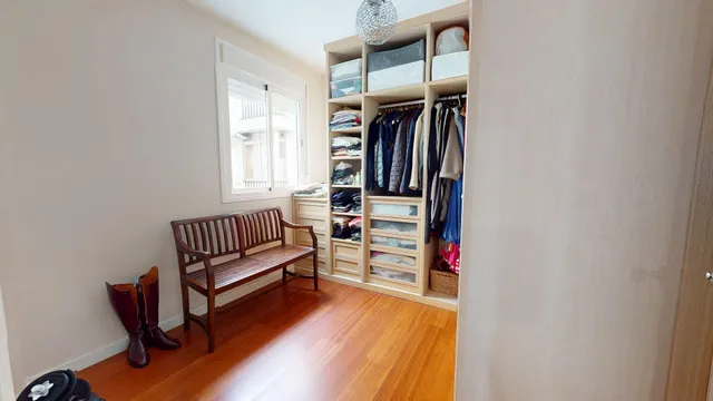 Magnifica vivienda de 4 dormitorios, convertida en 3 dormitorios, con dos baños, vestidor y terraza — 20