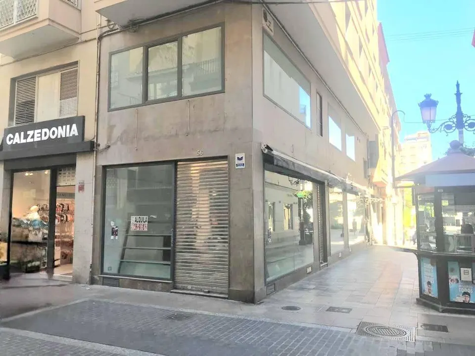 Impresionante local comercial esquinero en el centro de Castellón