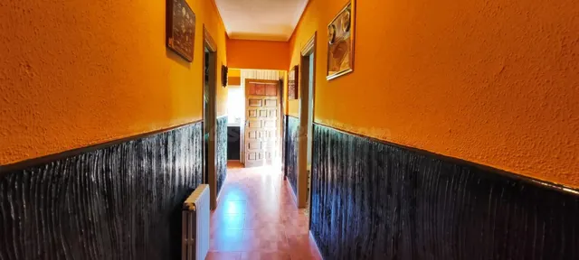 CASA ENCLAVADA EN UNA FINCA DE MÁS DE 9.400 M2 CERCANA A LAS - foto 2