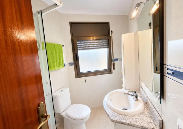 Edificio completo en venta en Mas Mates – 2 viviendas, 2 locales/garajes y 2 grandes terrazas privadas — 17