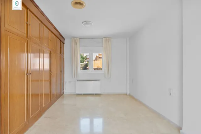 GRAN CASA CON PISCINA EN HUETOR VEGA — 8