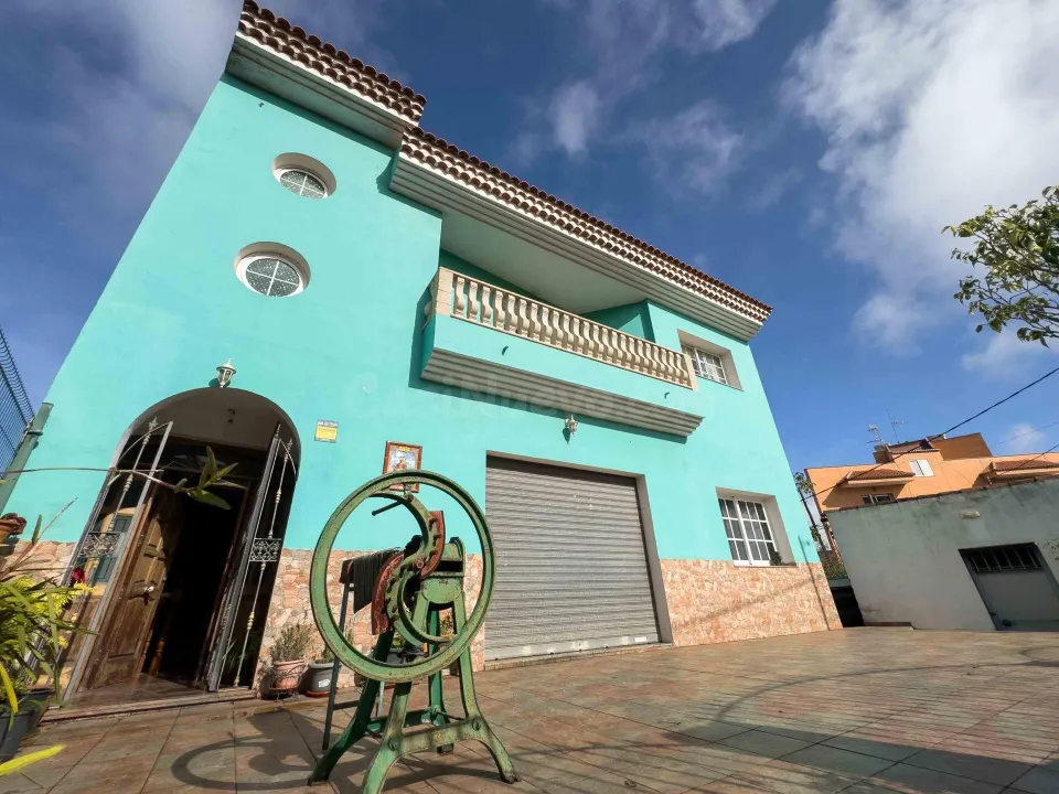 VENTA CASA/CHALET CON VISTAS AL MAR Y MONTAÑA