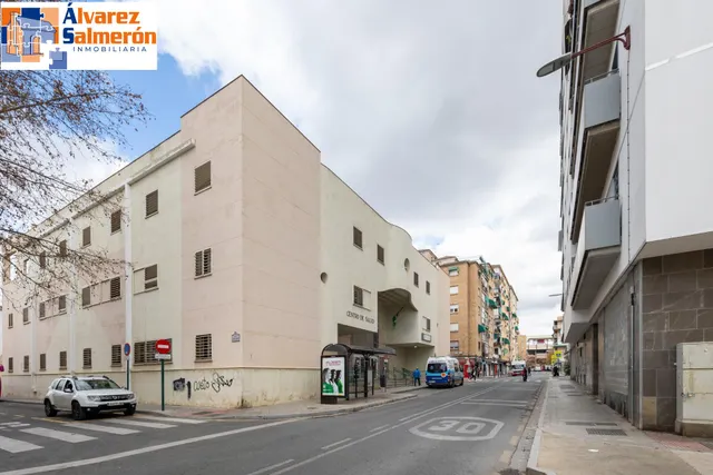 Piso reformado en zona Zaidin — 37
