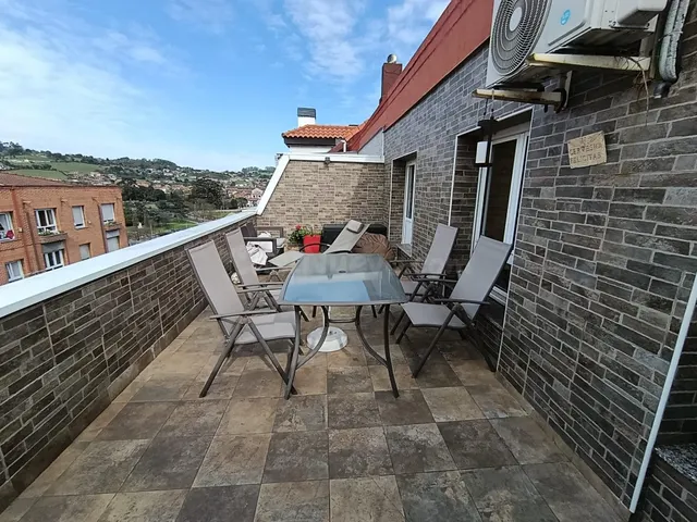Exclusivo ático con terraza y vistas panorámicas en Gijón - foto 2