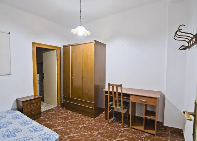 Encantador Adosado en Motril con Amplia Terraza — 16