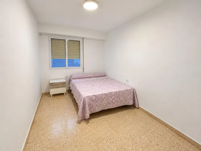 Amplio piso de 4 habitaciones junto al metro de Mislata — 16