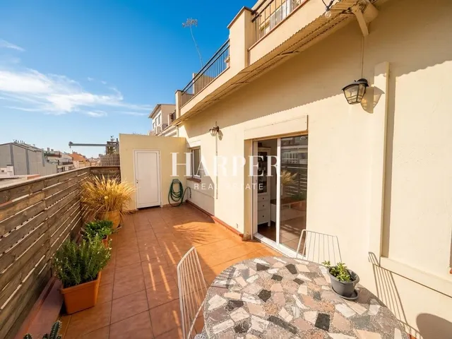 Ático con amplia terraza y balcón en Sants-Badal — 8