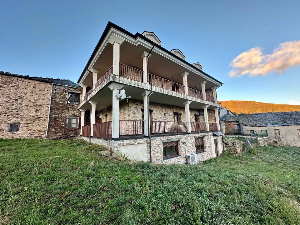 HOTEL RURAL - OENCIA