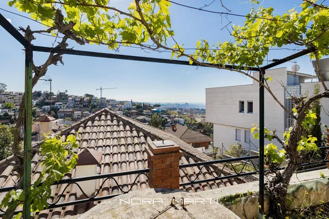 CASA A  NOSTRA SENYORA DE LOURDES — 28