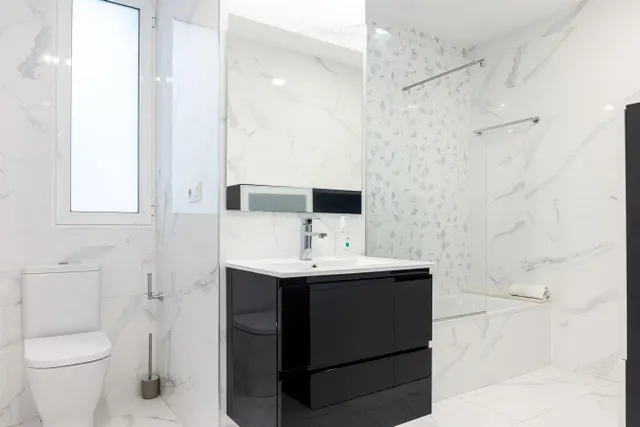 Exclusivo piso de 130 m2 y 4 dormitorios junto al Ayuntamiento de Valencia — 35