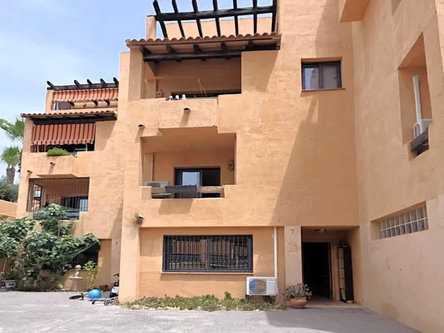 Magnífica y espaciosa casa adosada de 4 plantas (aprox. 176  - foto 2