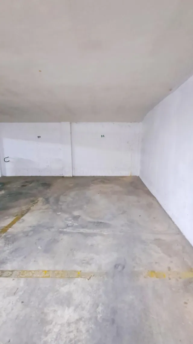 Plaza de garaje en venta en pleno centro de Torrevieja ¡A 40 - foto 5