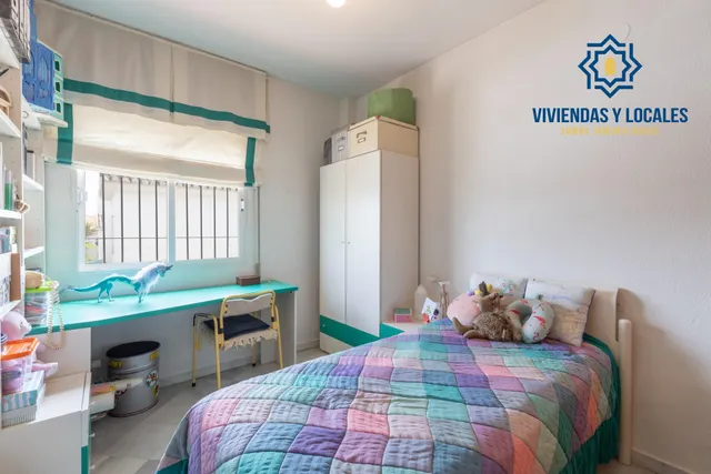 Chalet pareado con piscina, jardín y bonitas vistas a Granada en La Zubia — 38