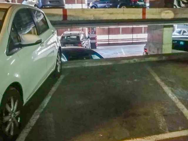 Amplia plaza de parking en Barcelona zona Dreta de l´Eixample — 3