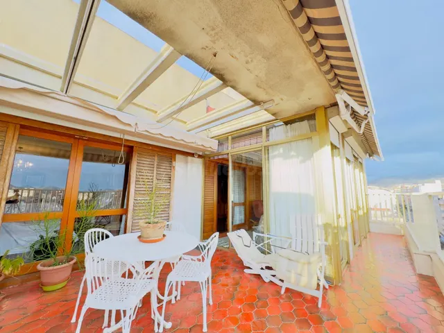 PRECIOSO ÁTICO CON TERRAZA EN PADRE MANJÓN