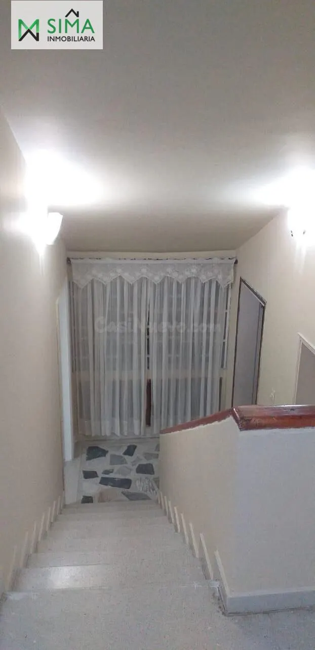 Se renta o vende amplia casa en Manga para uso comercial - foto 2