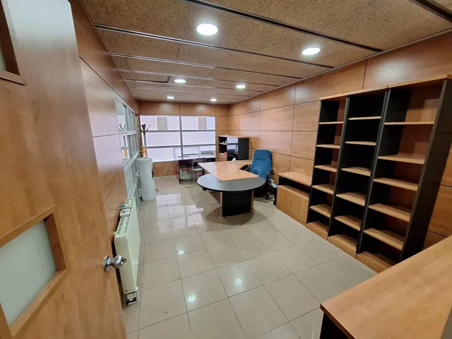 LOCAL CON MUY BUENA ubicación - foto 4