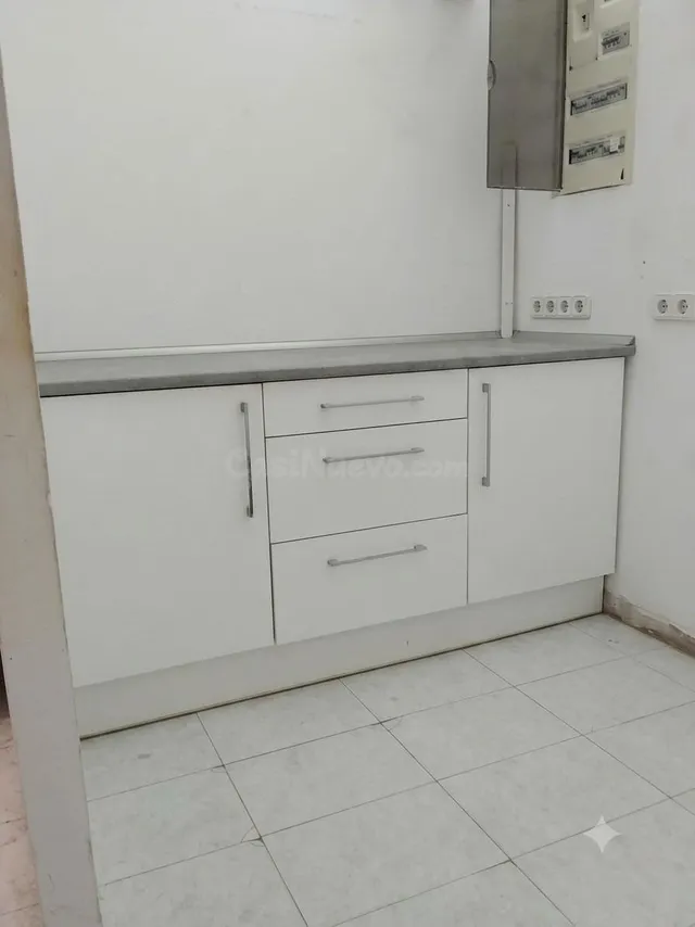 Venta bajo comercial a pasos de Gran Vía Fernando el Católic - foto 3