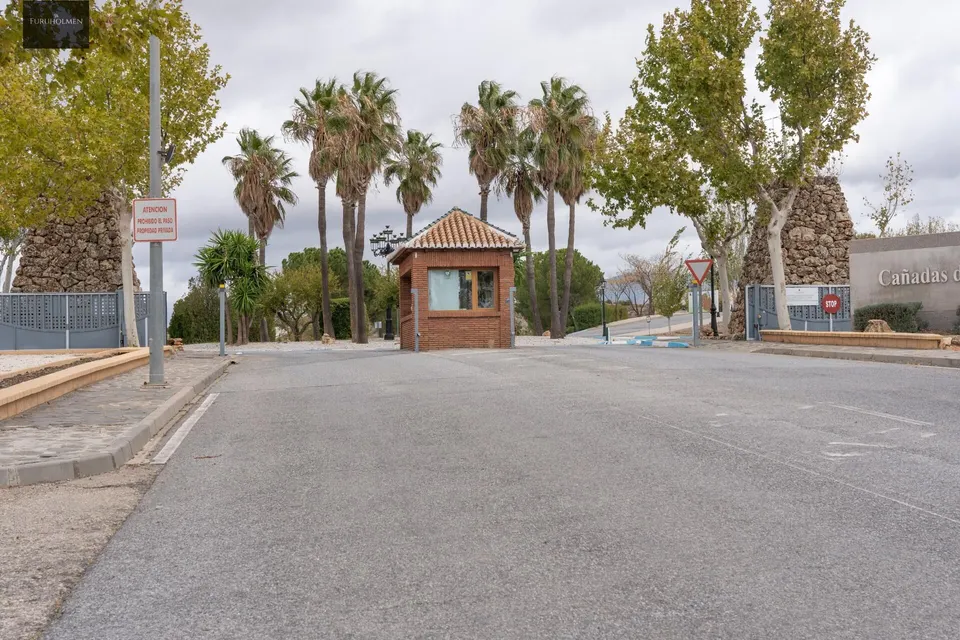 VENTA DE PARCELA EN LA URBANIZACIÓN CAÑADAS DEL PARQUE