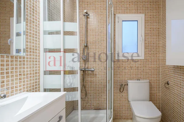 Piso listo para entrar a vivir con balcón en sant gervasi — 24