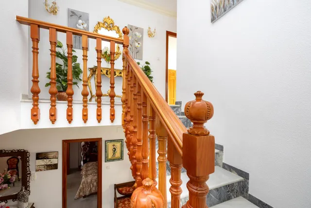 Casa de 6 dormitorios con piscina privada, terrazas y espectaculares vistas en Órgiva – Granada — 23