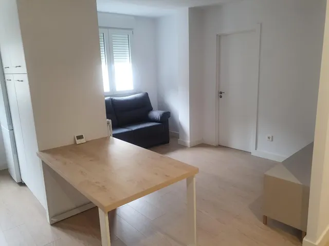 SE ALQUILA HABITACIÓN COMPLETAMENTE REFORMADA — 16