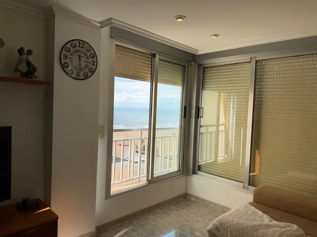 Apartamento en primera línea de playa en gandía con vistas al mar — 35