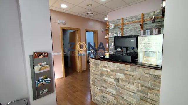 Local comercial en venta en zona consolidada de Cáceres (Mon - foto 3
