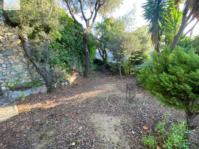 Fantàstica casa amb jardí a la urbanització de Sant Carles, La Roca del Vallès. — 26