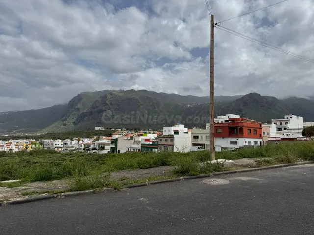 Venta de vivienda con terreno y vistas al mar en Los Silos - foto 2