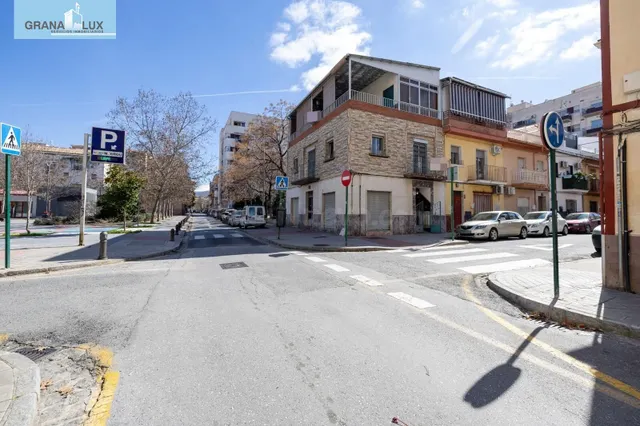 Edificio con gran potencial de desarrollo residencial en Zaidín – Granada — 2