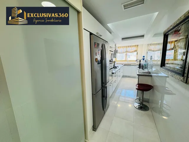 Piso de lujo en primera línea de playa Levante con 3 habitaciones y 2 baños. Exclusivas360 Benidorm — 22