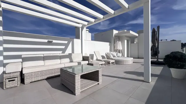 Ático 3 habitaciones 134m² en venta - Zona Las Mesas — 30