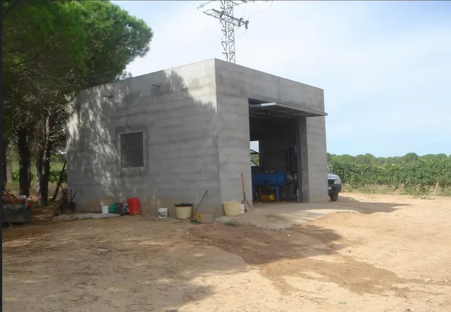 2 terrenos rústicos de uso agrario con un total de 324.946 m2 (32,49 Hectáreas) actualmente viñedos — 9