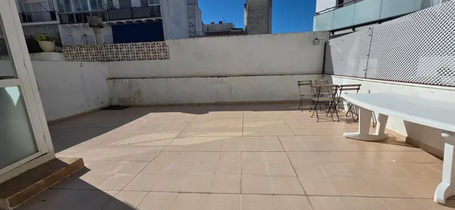 Planta baja luminosa con terraza de 35 m2 en Poble Sec, Sitges — 10