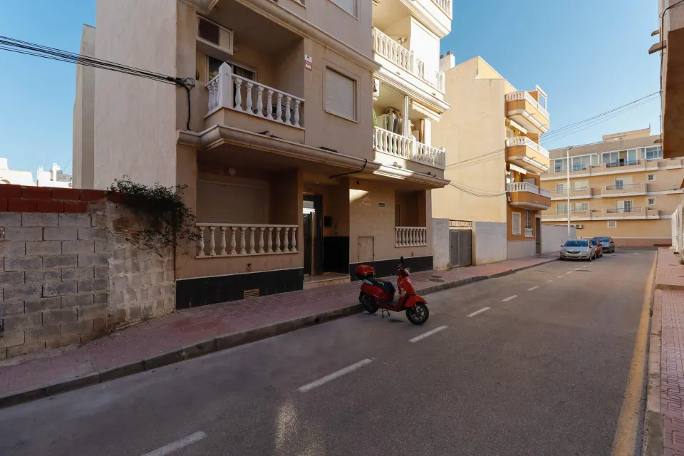 APARTAMENTO EN PLANTA BAJA A 100M DEL MAR