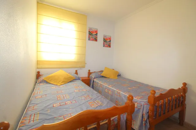 Ático de 3 dormitorios y 2 baños, con solárium privado y plaza de aparcamiento — 23