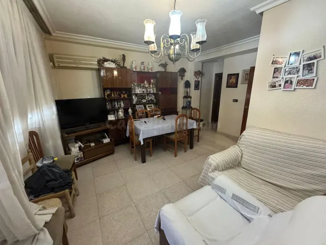 Amplia Planta Baja en Alicante - Ideal para Familias — 2