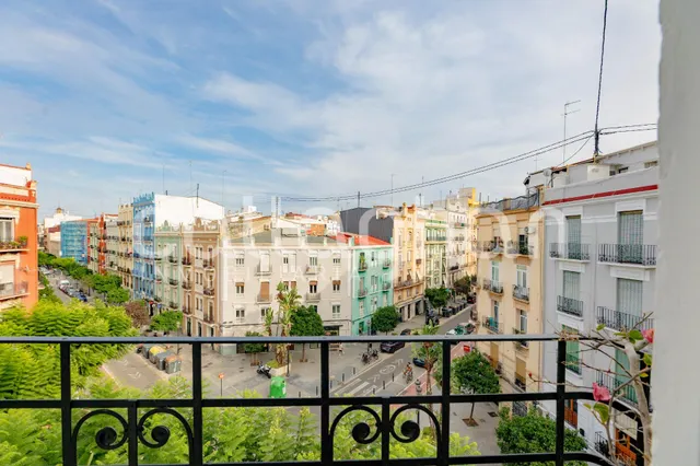 Tu vivienda en ruzafa: encanto modernista y luminosidad — 17