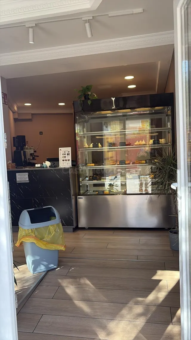 Traspaso de pastelería en la zona de la Malvarrosa. - foto 5