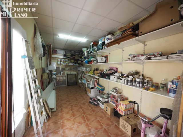 ¡Gran oportunidad! Local comercial con amplio patio en Tomel - foto 4