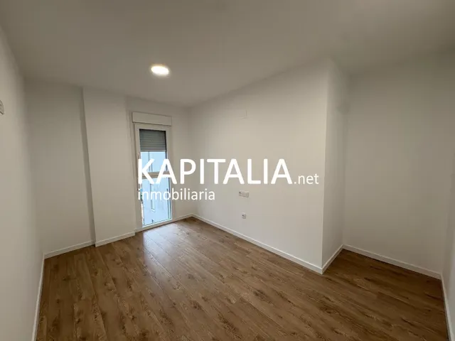 Alquiler de piso de obra nueva a estrenar, libre de gastos de comunidad con garaje y trastero zona corts valencianes — 11