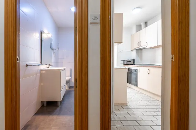 Piso de 87 m2 con 3 dormitorios en Pedro Antonio de Alarcón 27, junto a Recogidas — 11